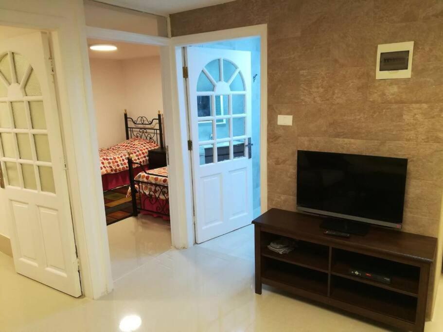 'C' Dazzling Modern 2 Bdrm Apt In Khalda Free Wifi Амман Экстерьер фото