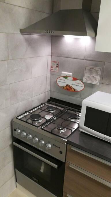 'C' Dazzling Modern 2 Bdrm Apt In Khalda Free Wifi Амман Экстерьер фото