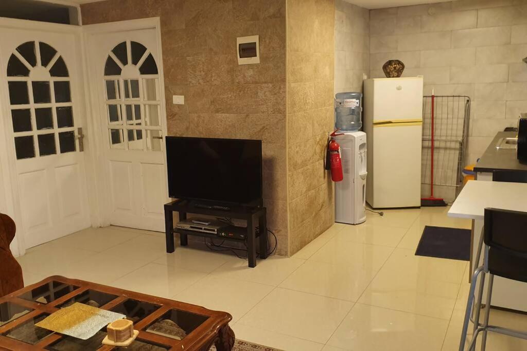 'C' Dazzling Modern 2 Bdrm Apt In Khalda Free Wifi Амман Экстерьер фото